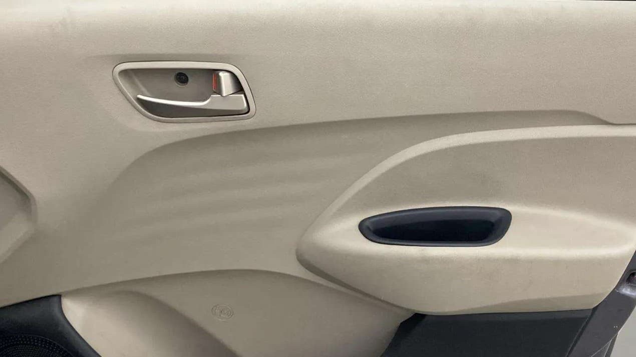 2019 Hyundai NEW SANTRO SPORTZ CNG, CNG, Manual, 63,252 km, Driver Side Door Panels Control