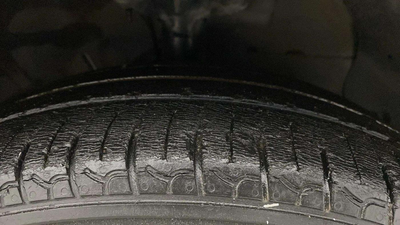 2019 Hyundai NEW SANTRO SPORTZ CNG, CNG, Manual, 63,252 km, Right Front Tyre Tread