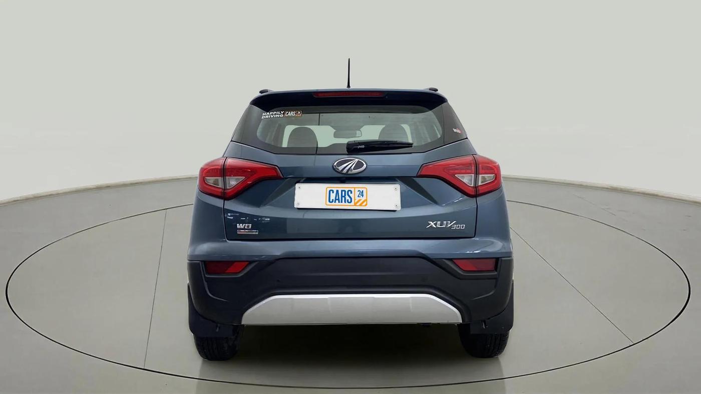 2022 Mahindra XUV300 W8 (O) 1.2 PETROL AMT, Petrol, Automatic, 6,079 km, Back/Rear
