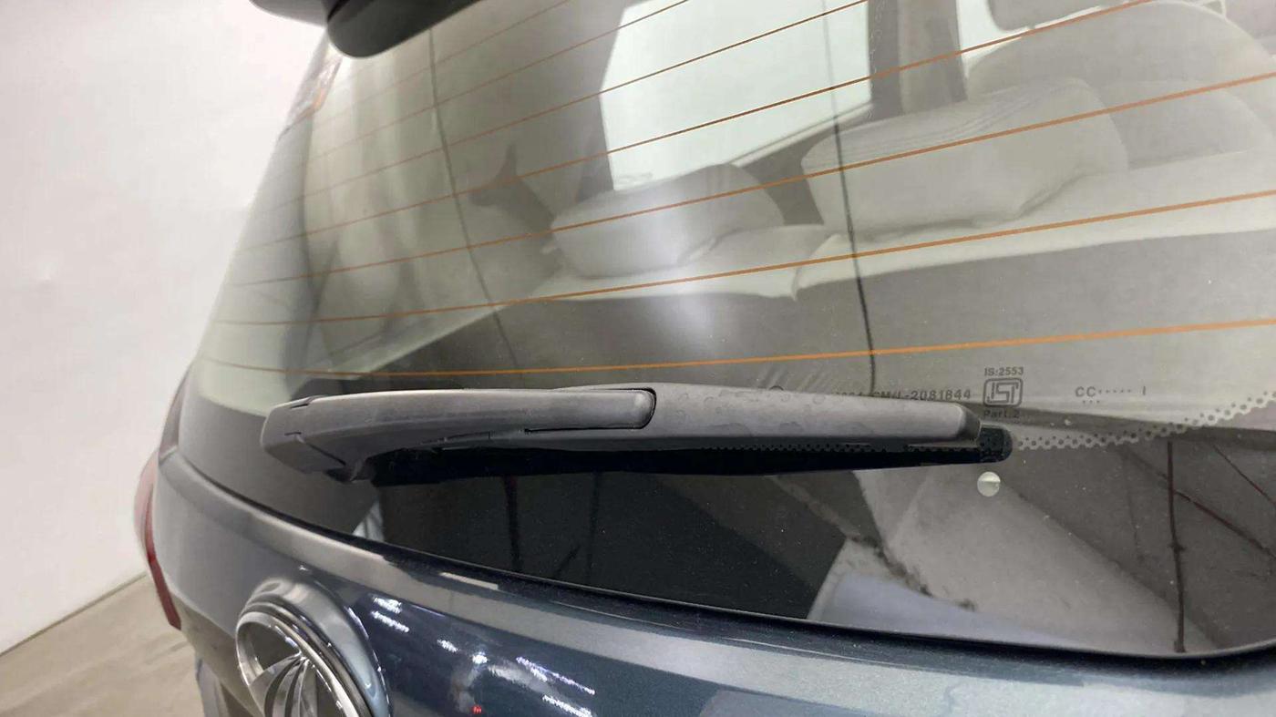 2022 Mahindra XUV300 W8 (O) 1.2 PETROL AMT, Petrol, Automatic, 6,079 km, Rear Wiper