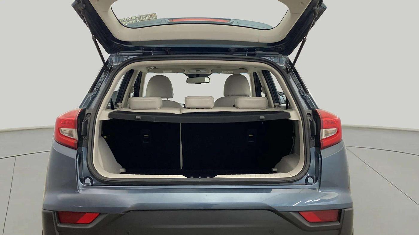 2022 Mahindra XUV300 W8 (O) 1.2 PETROL AMT, Petrol, Automatic, 6,079 km, Boot Inside