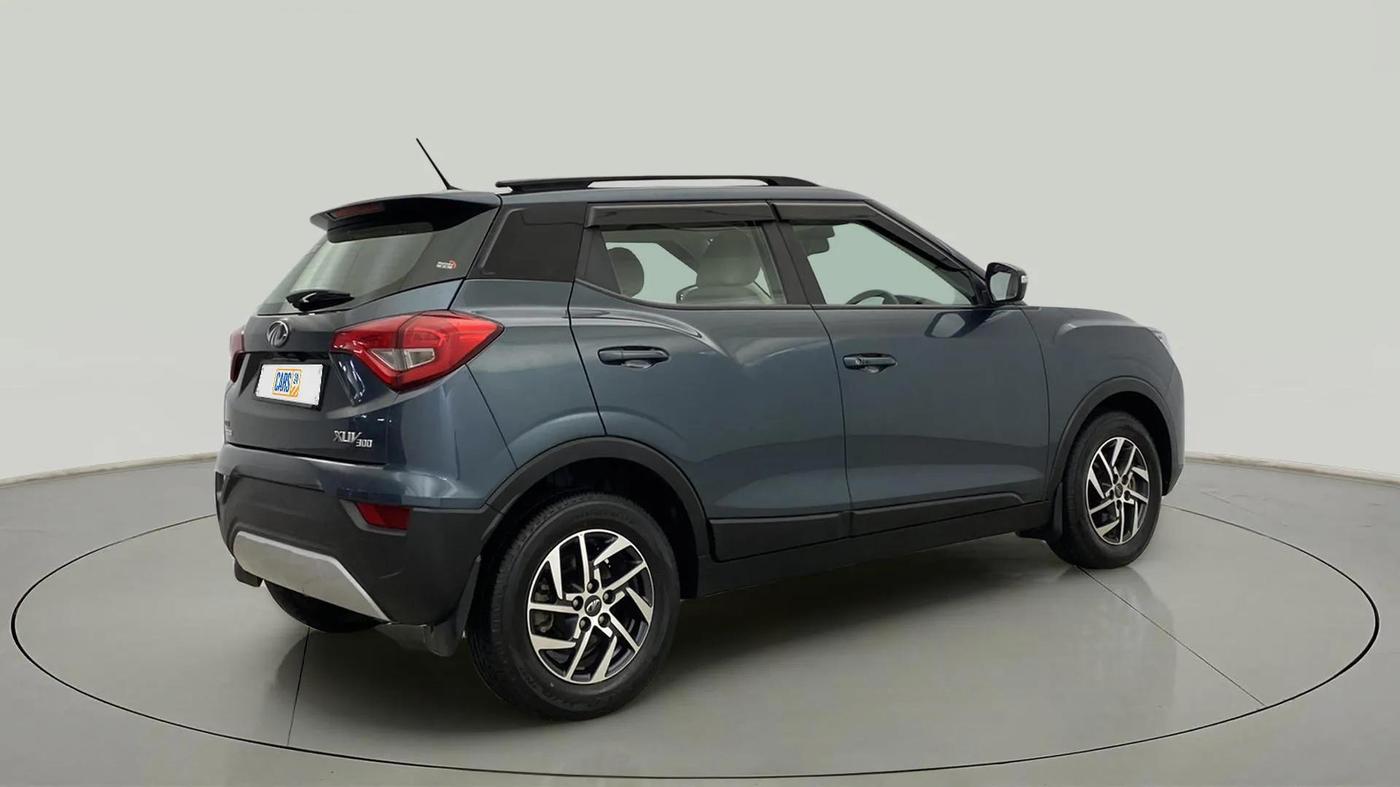 2022 Mahindra XUV300 W8 (O) 1.2 PETROL AMT, Petrol, Automatic, 6,079 km, Right Back Diagonal