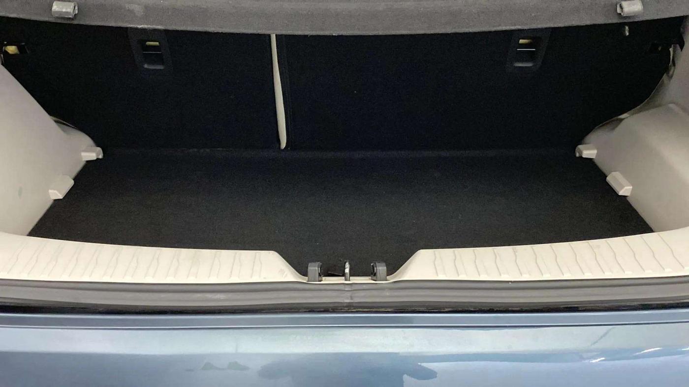 2022 Mahindra XUV300 W8 (O) 1.2 PETROL AMT, Petrol, Automatic, 6,079 km, Boot Open Zoomed View