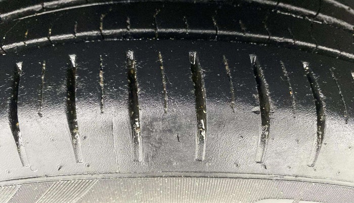 2021 Maruti Baleno ZETA PETROL 1.2, Petrol, Manual, 26,893 km, Right Rear Tyre Tread