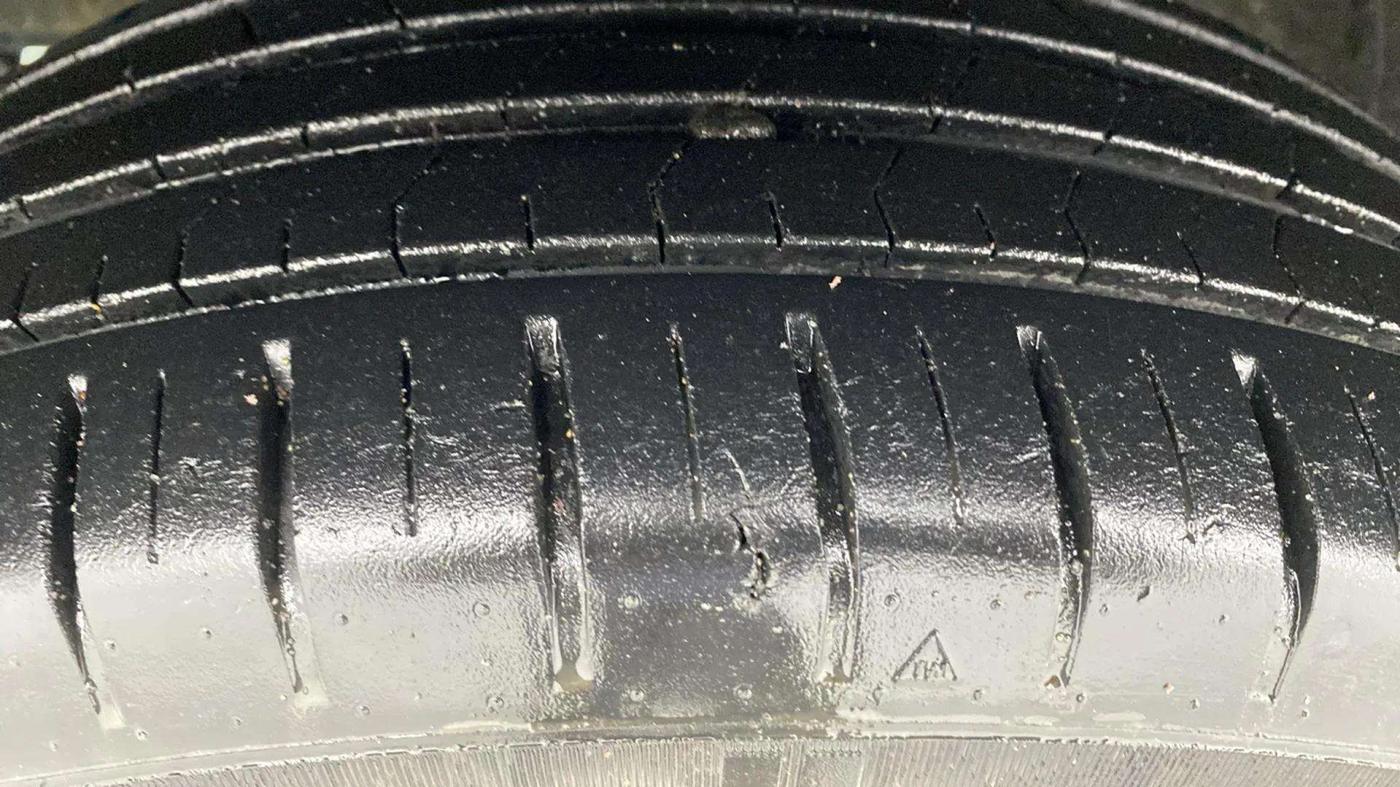 2021 Maruti Baleno ZETA PETROL 1.2, Petrol, Manual, 26,893 km, Left Front Tyre Tread