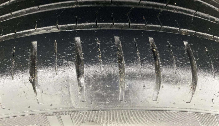 2021 Maruti Baleno ZETA PETROL 1.2, Petrol, Manual, 26,893 km, Left Rear Tyre Tread