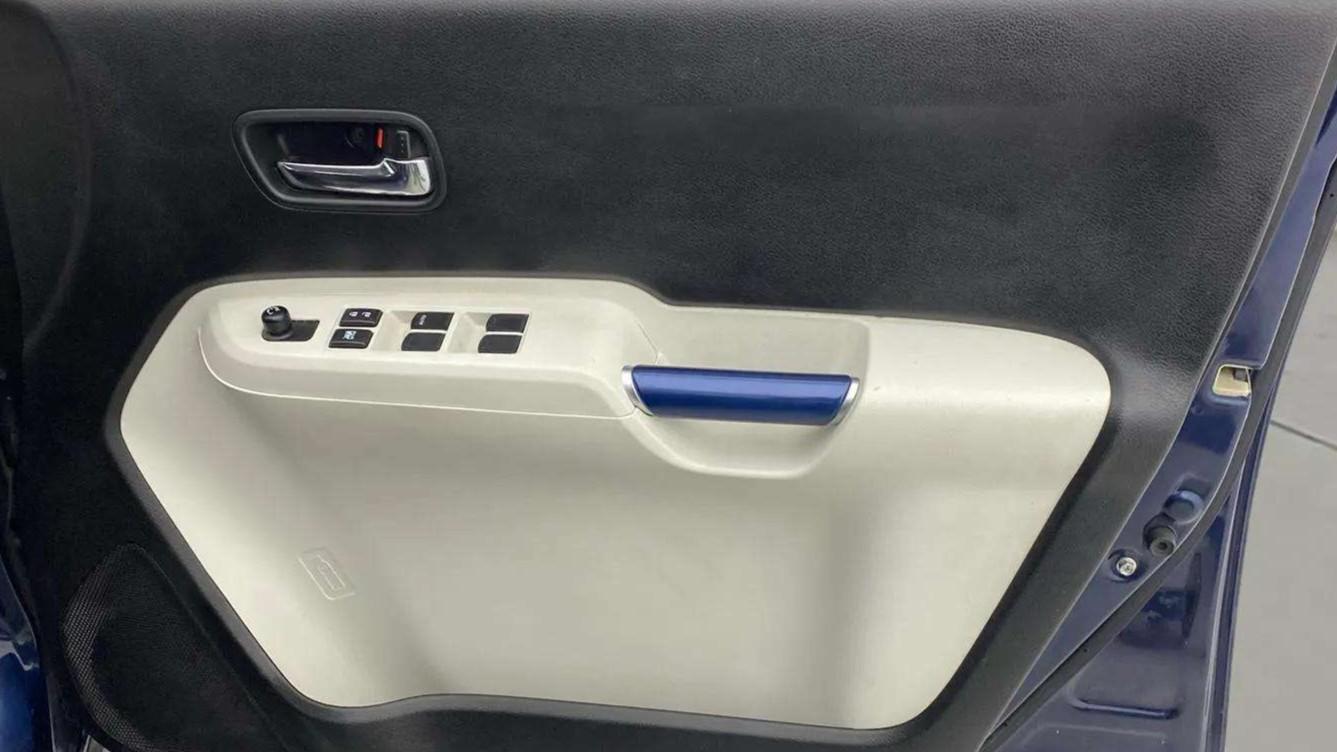 2022 Maruti IGNIS DELTA 1.2, Petrol, Manual, 15,574 km, Driver Side Door Panels Control