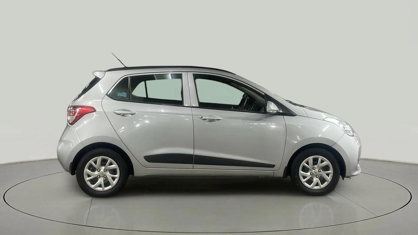 2019 Hyundai Grand i10 SPORTZ 1.2 KAPPA VTVT, Petrol, Manual, 30,516 km, Right Side View