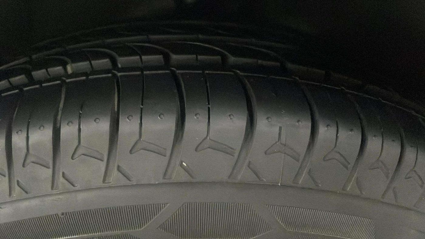 2019 Hyundai Grand i10 SPORTZ 1.2 KAPPA VTVT, Petrol, Manual, 30,516 km, Left Front Tyre Tread