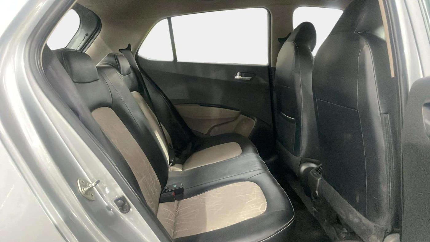 2019 Hyundai Grand i10 SPORTZ 1.2 KAPPA VTVT, Petrol, Manual, 30,516 km, Right Side Rear Door Cabin