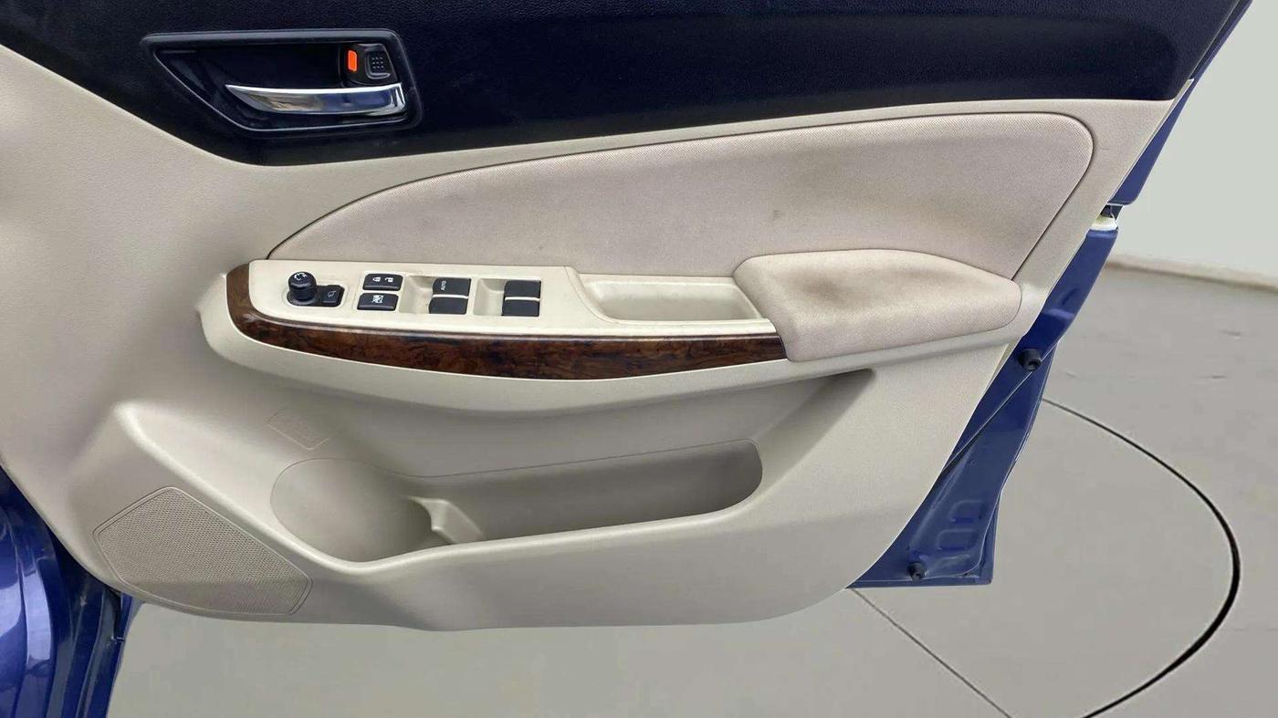 2018 Maruti Dzire ZDI PLUS, Diesel, Manual, 45,325 km, Driver Side Door Panels Control