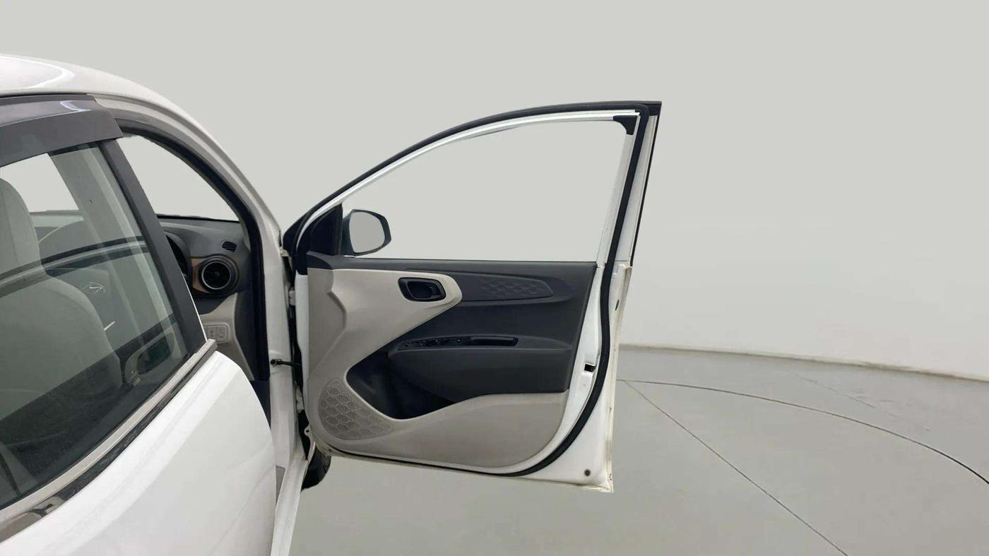 2021 Hyundai AURA S 1.2 CNG, CNG, Manual, 81,162 km, RHS Front Door