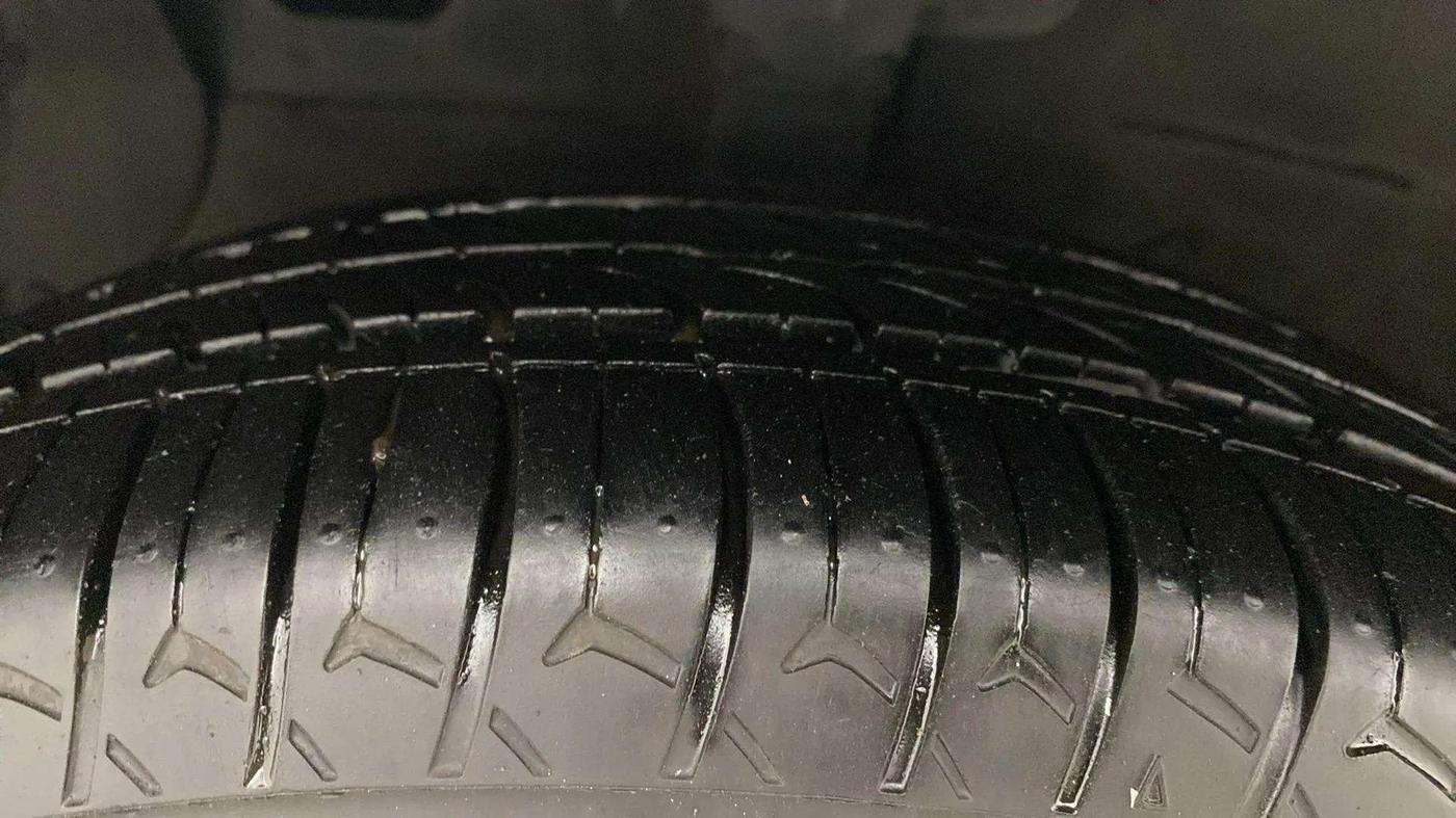 2021 Hyundai AURA S 1.2 CNG, CNG, Manual, 81,162 km, Left Front Tyre Tread