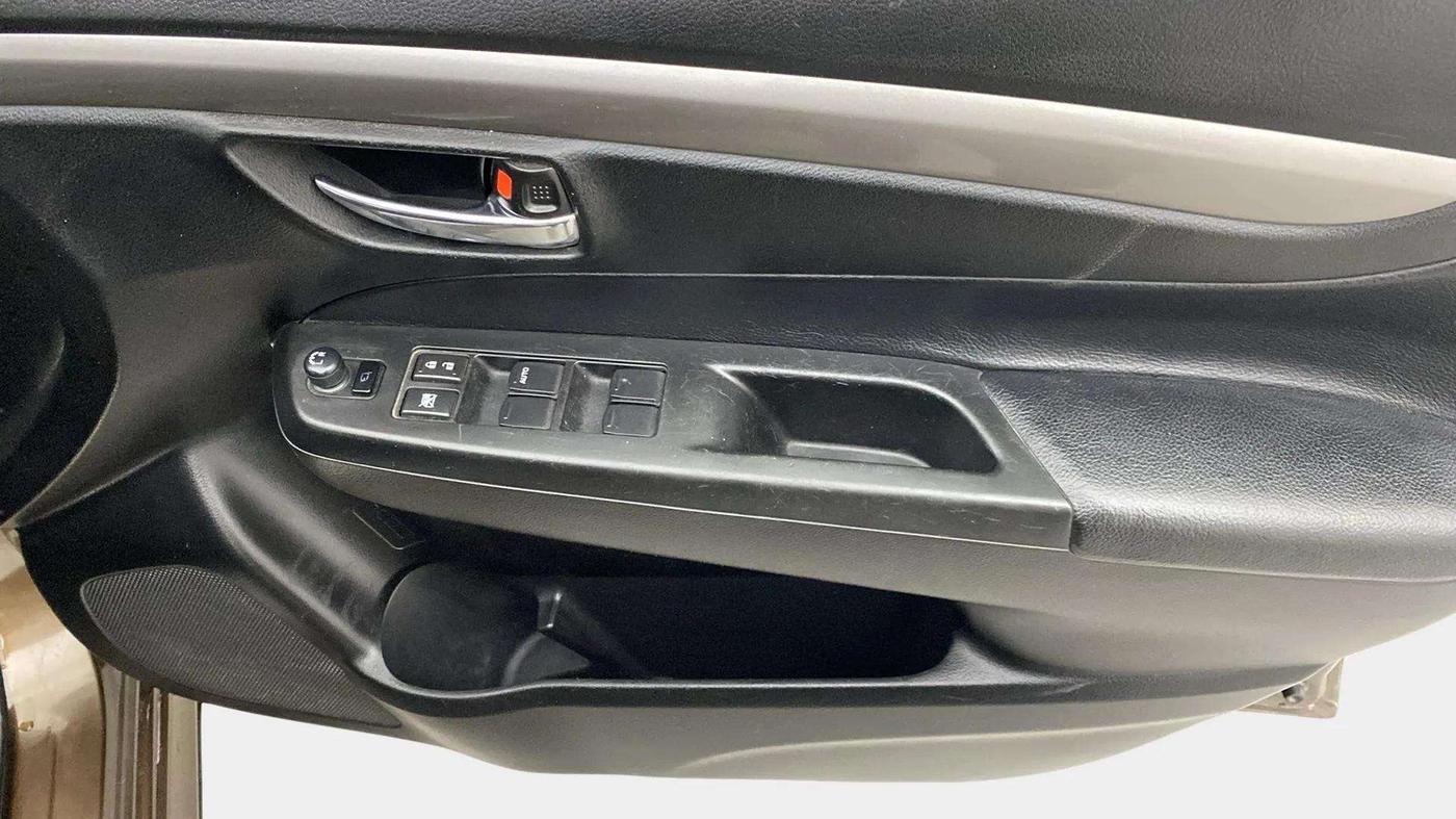 2016 Maruti Ciaz ZDI+ SHVS RS, Diesel, Manual, 63,294 km, Driver Side Door Panels Control