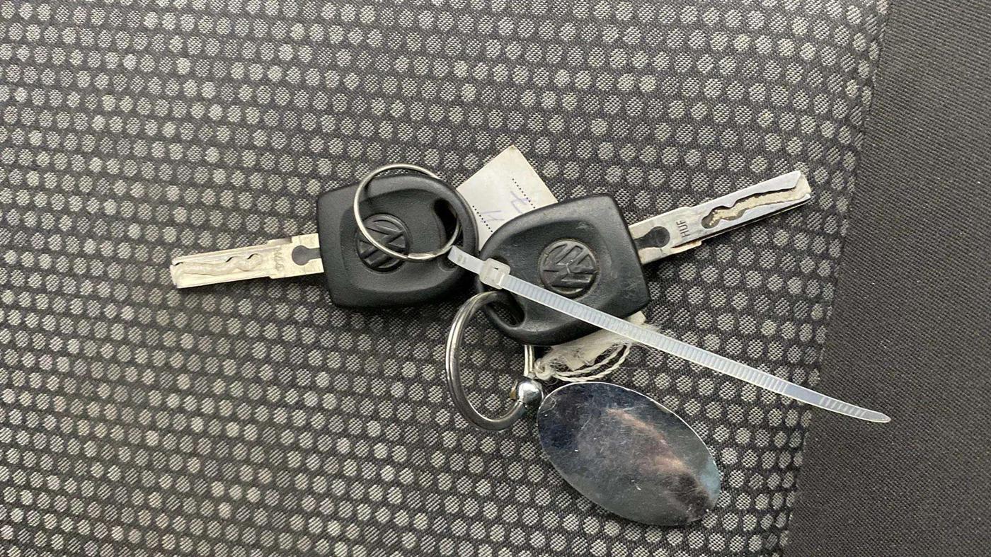 2019 Volkswagen Ameo TRENDLINE 1.0L, Petrol, Manual, 39,107 km, Key Close Up