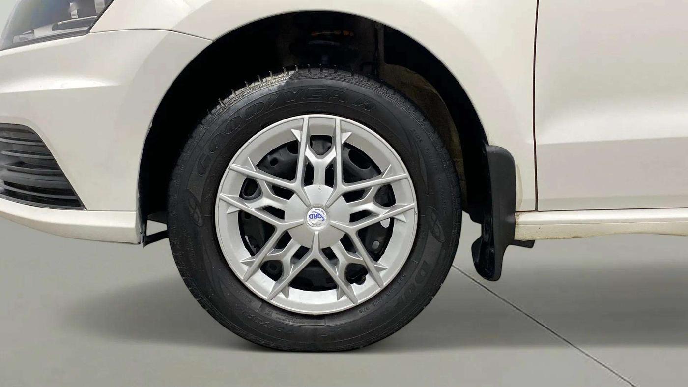 2019 Volkswagen Ameo TRENDLINE 1.0L, Petrol, Manual, 39,107 km, Left Front Wheel