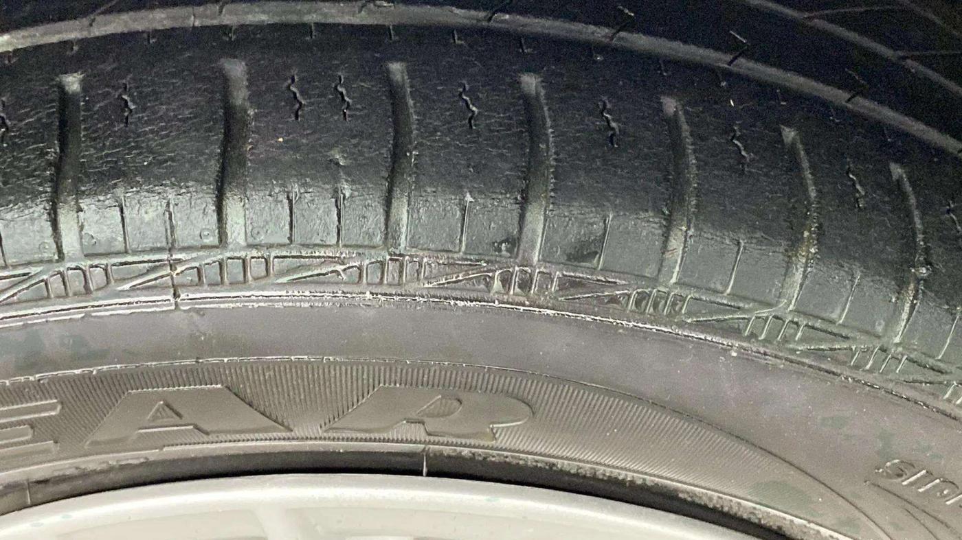 2019 Volkswagen Ameo TRENDLINE 1.0L, Petrol, Manual, 39,107 km, Left Rear Tyre Tread