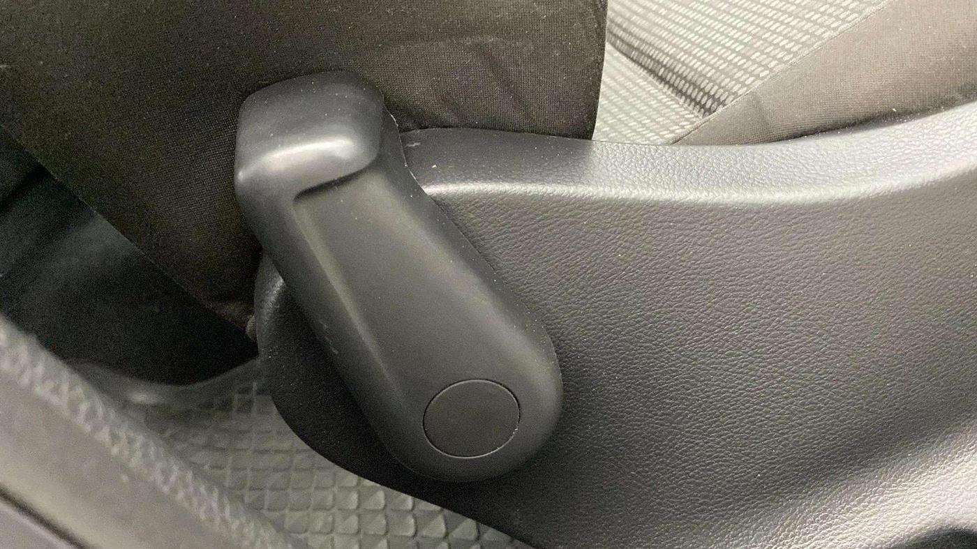 2019 Volkswagen Ameo TRENDLINE 1.0L, Petrol, Manual, 39,107 km, Driver Side Adjustment Panel