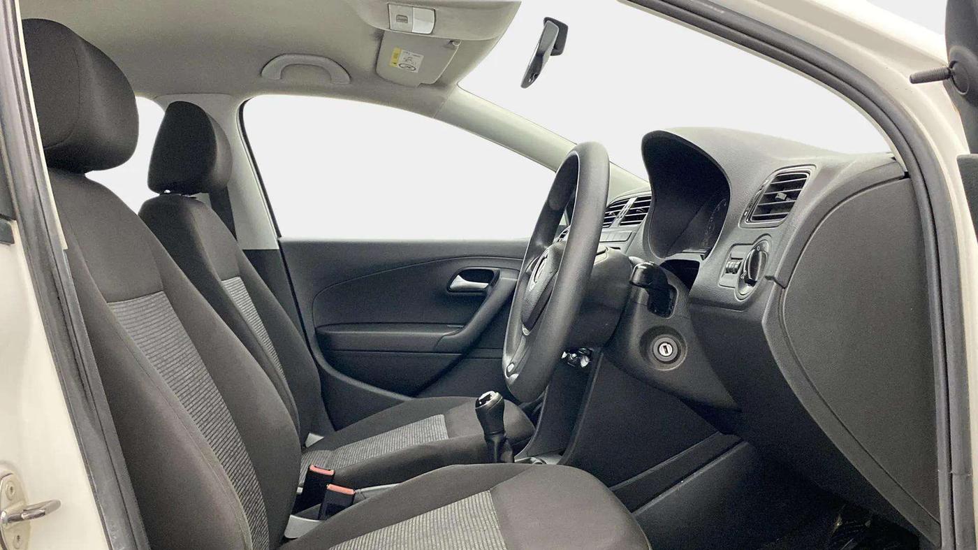 2019 Volkswagen Ameo TRENDLINE 1.0L, Petrol, Manual, 39,107 km, Right Side Front Door Cabin