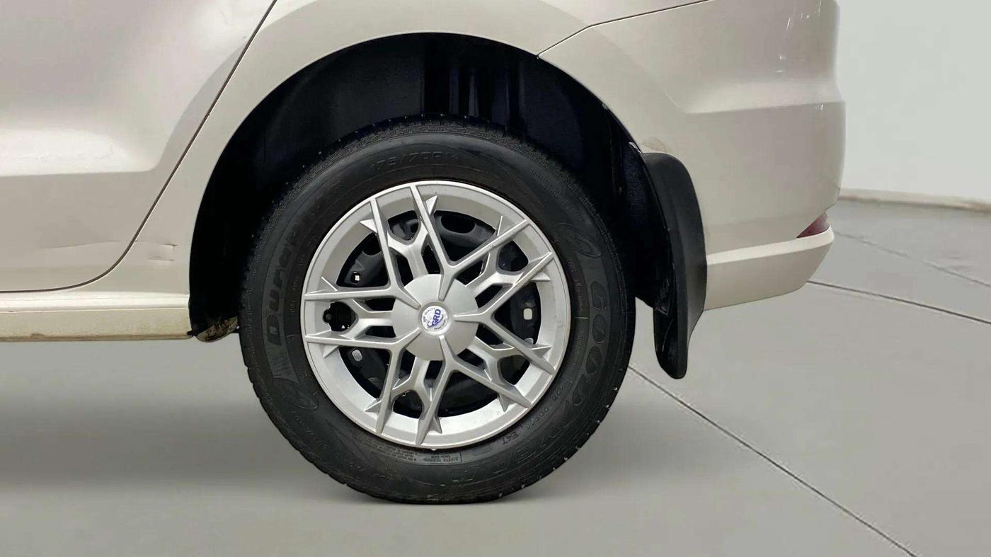 2019 Volkswagen Ameo TRENDLINE 1.0L, Petrol, Manual, 39,107 km, Left Rear Wheel