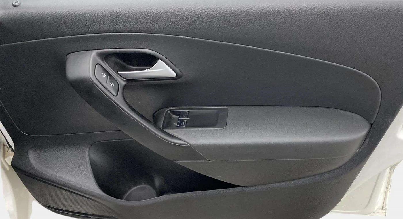 2019 Volkswagen Ameo TRENDLINE 1.0L, Petrol, Manual, 39,107 km, Driver Side Door Panels Control