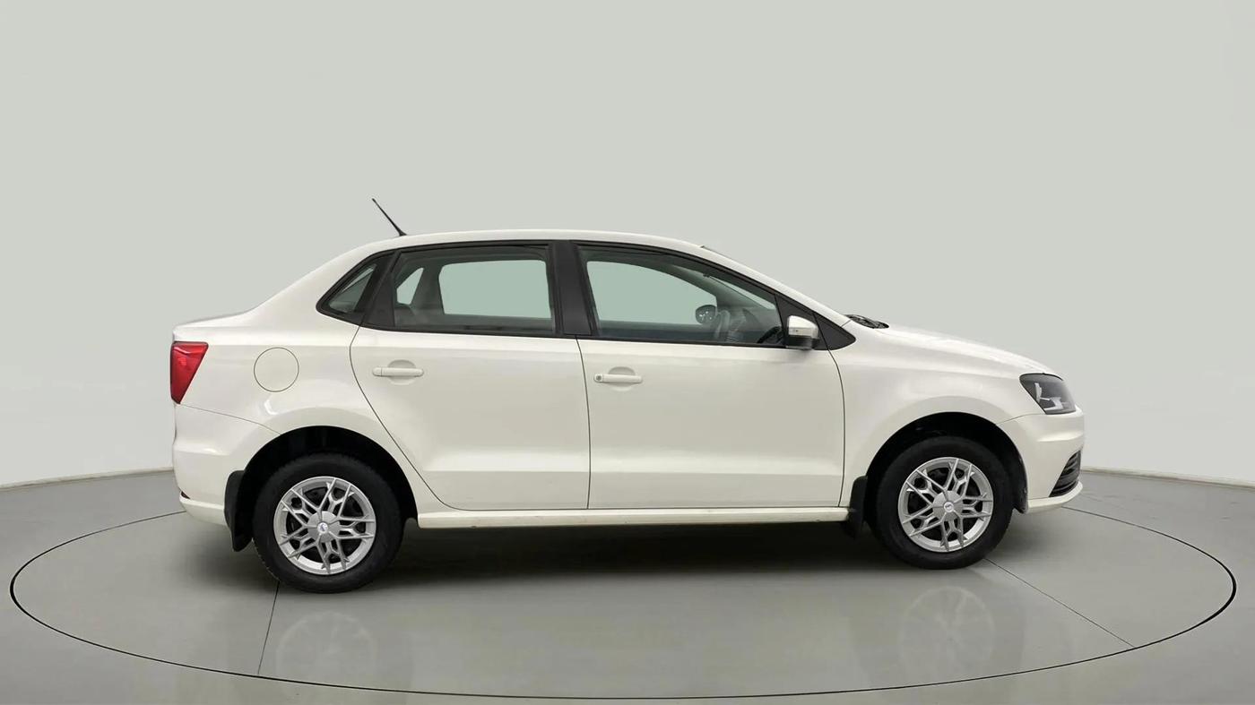 2019 Volkswagen Ameo TRENDLINE 1.0L, Petrol, Manual, 39,107 km, Right Side View