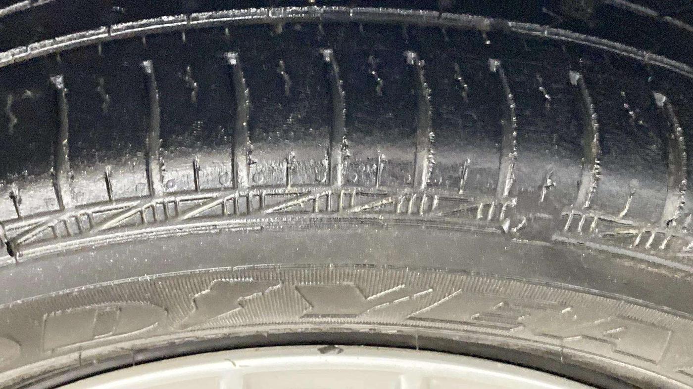 2019 Volkswagen Ameo TRENDLINE 1.0L, Petrol, Manual, 39,107 km, Right Front Tyre Tread