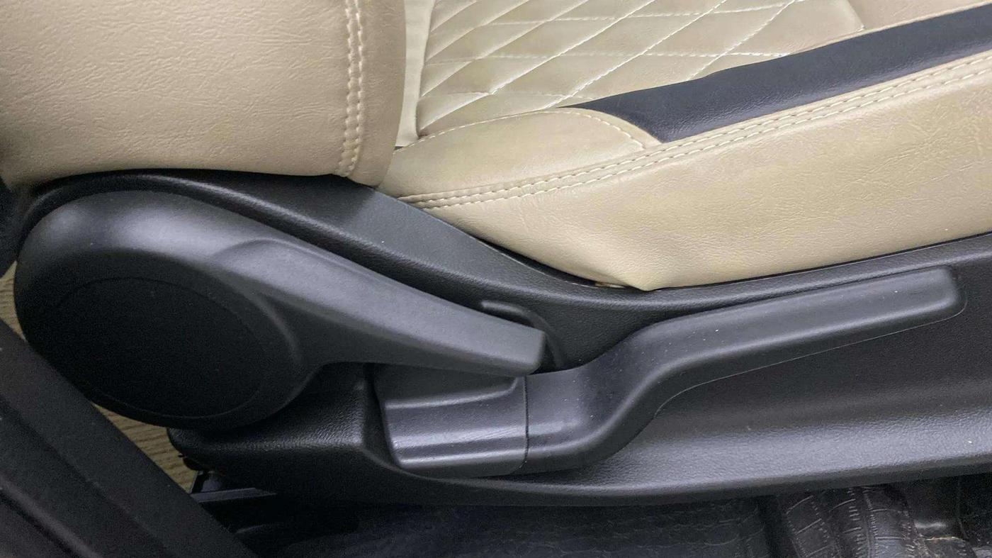 2022 Honda Amaze 1.2L I-VTEC VX CVT, Petrol, Automatic, 12,526 km, Driver Side Adjustment Panel