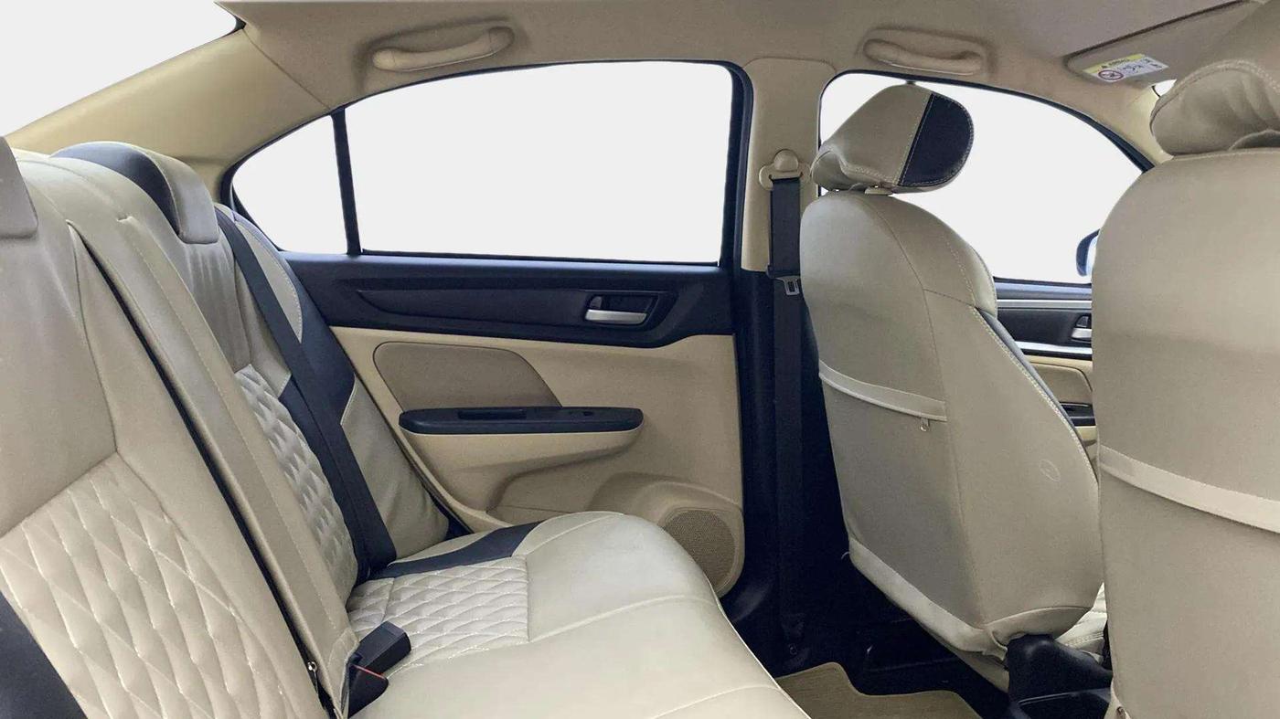 2022 Honda Amaze 1.2L I-VTEC VX CVT, Petrol, Automatic, 12,526 km, Right Side Rear Door Cabin