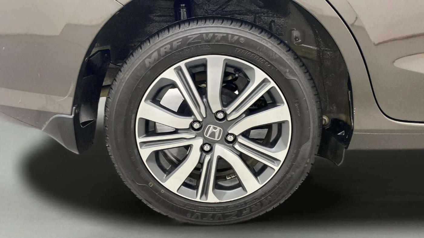 2022 Honda Amaze 1.2L I-VTEC VX CVT, Petrol, Automatic, 12,526 km, Right Rear Wheel