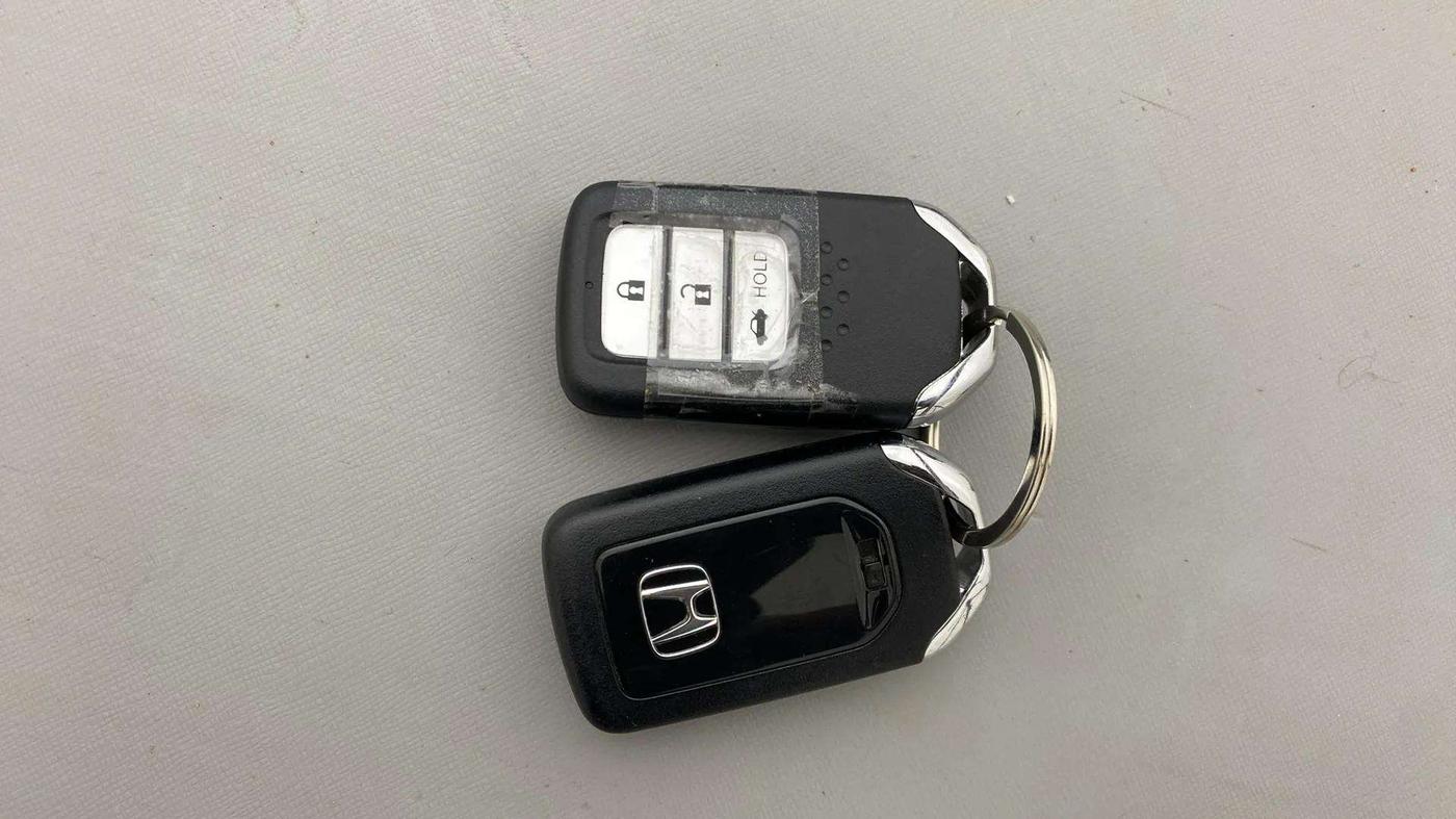 2022 Honda Amaze 1.2L I-VTEC VX CVT, Petrol, Automatic, 12,526 km, Key Close Up