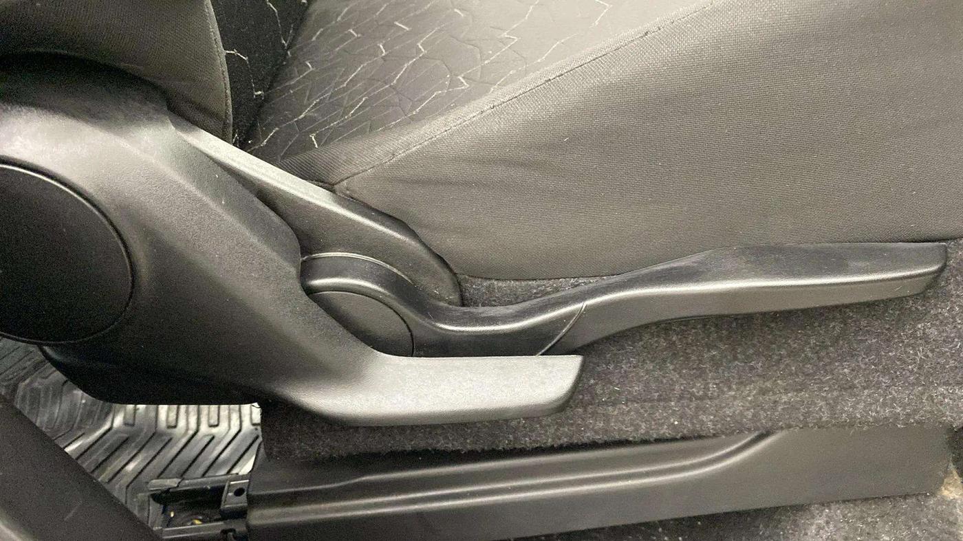 2018 Maruti IGNIS ALPHA 1.2 AMT DUAL TONE, Petrol, Automatic, 17,571 km, Driver Side Adjustment Panel