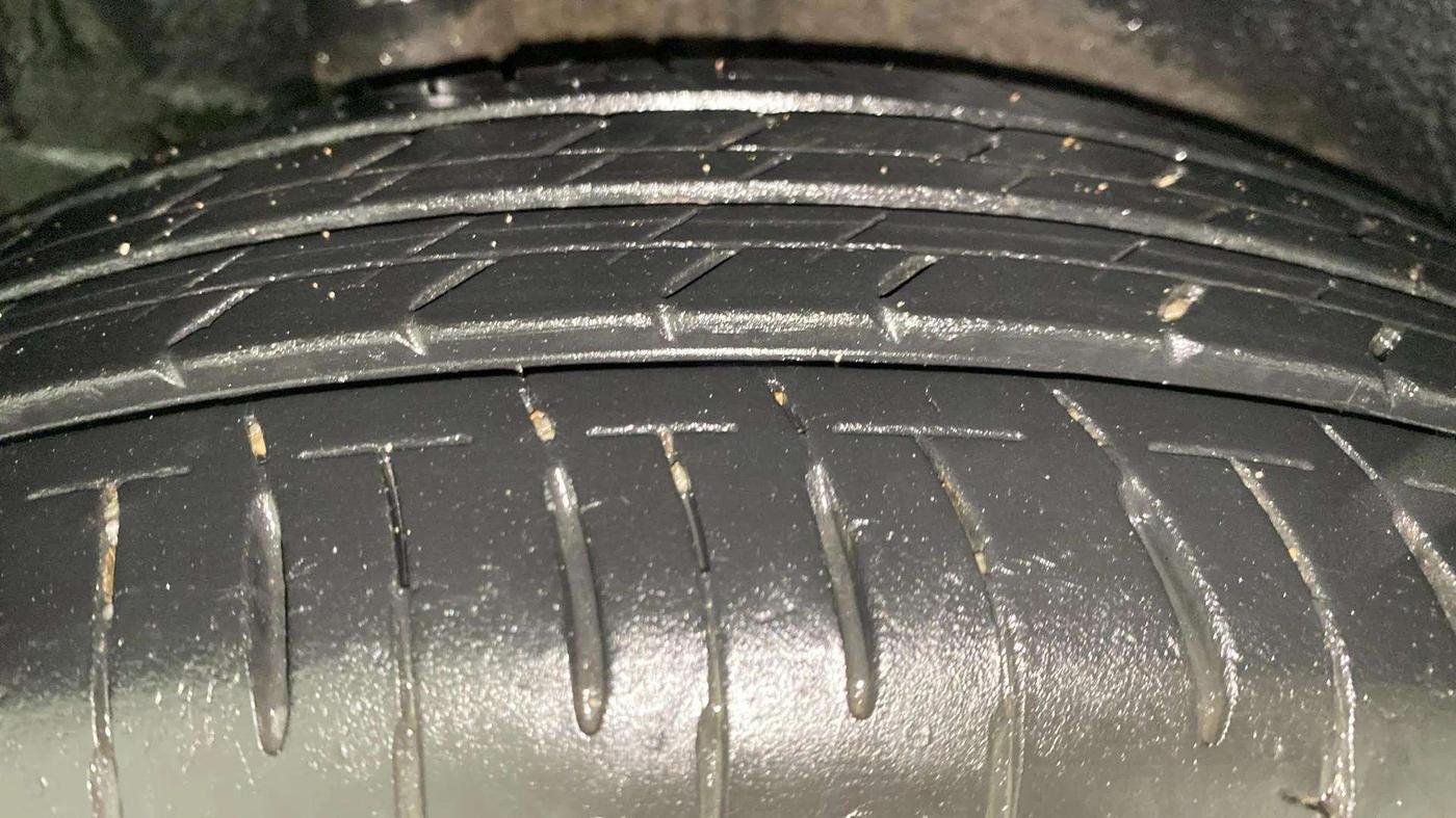 2018 Maruti IGNIS ALPHA 1.2 AMT DUAL TONE, Petrol, Automatic, 17,571 km, Right Rear Tyre Tread