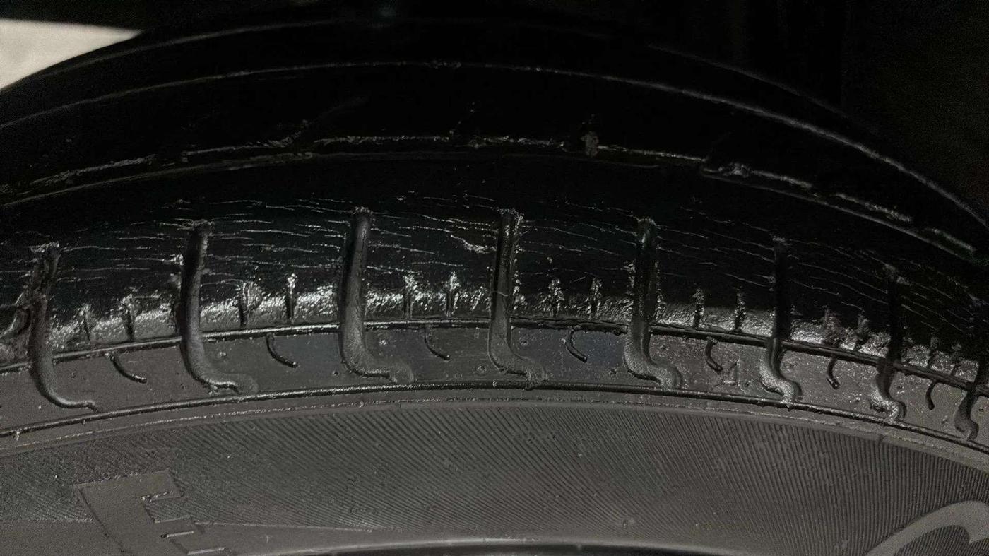 2016 Renault Kwid RXT 0.8 (O), Petrol, Manual, 48,717 km, Right Rear Tyre Tread