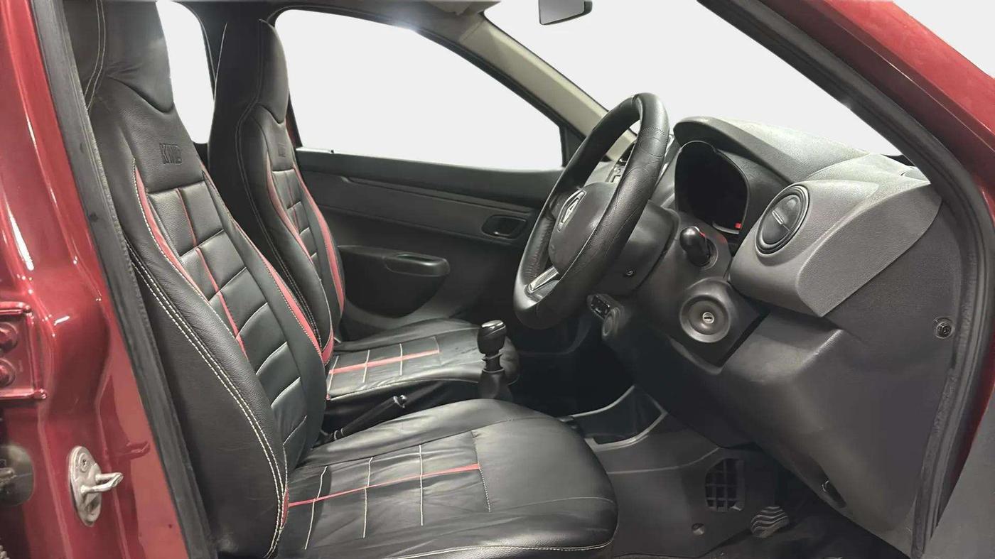 2016 Renault Kwid RXT 0.8 (O), Petrol, Manual, 48,717 km, Right Side Front Door Cabin