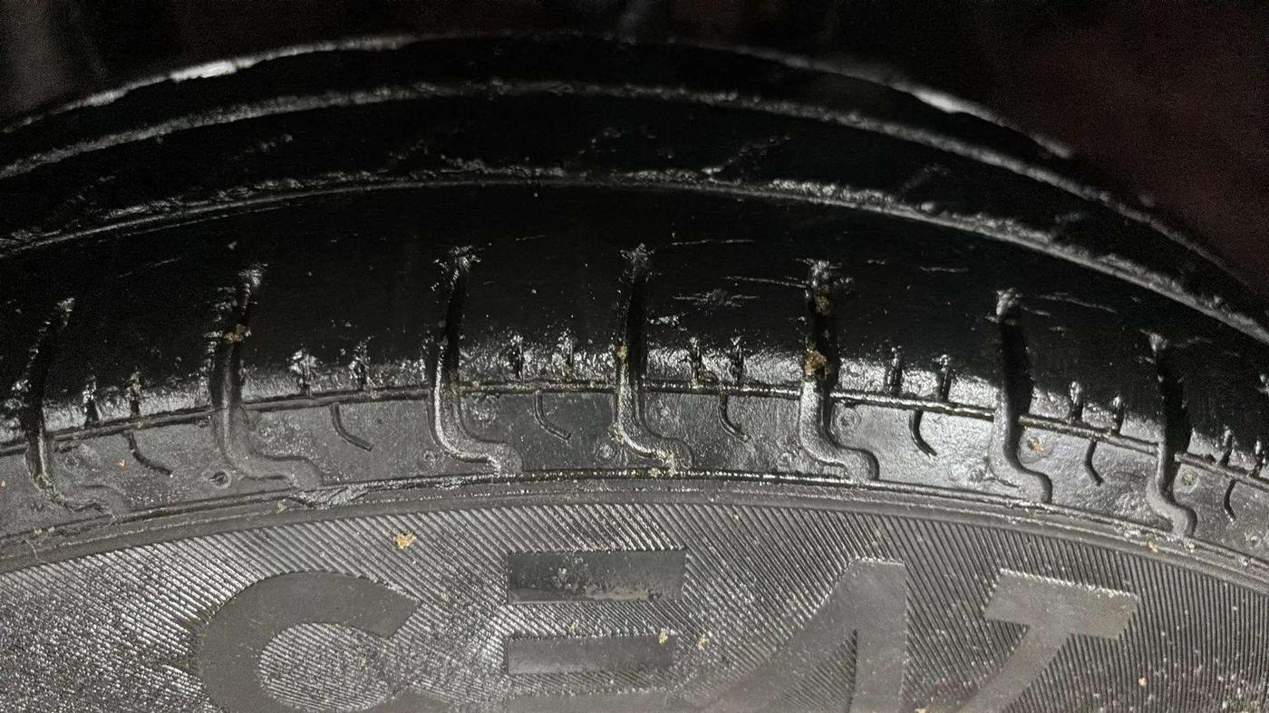 2016 Renault Kwid RXT 0.8 (O), Petrol, Manual, 48,717 km, Left Front Tyre Tread