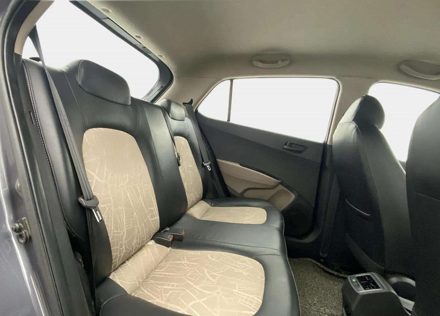 2019 Hyundai Grand i10 MAGNA 1.2 KAPPA VTVT, Petrol, Manual, 56,593 km, Right Side Rear Door Cabin