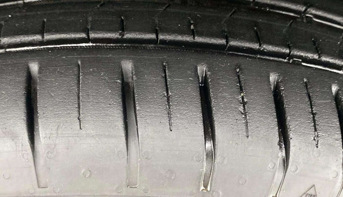 2022 Nissan MAGNITE XV PREMIUM, Petrol, Manual, 65,522 km, Left Front Tyre Tread