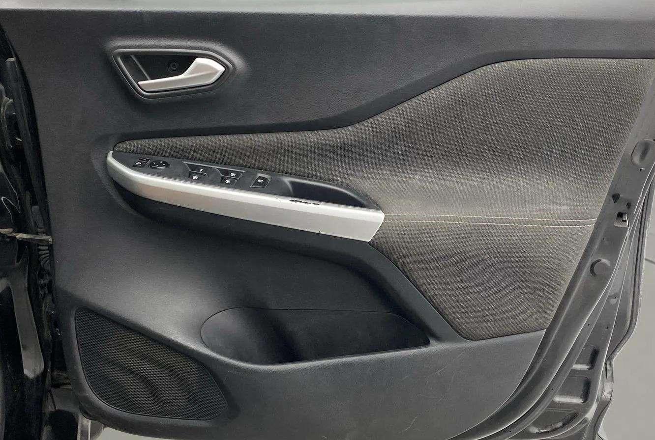 2022 Nissan MAGNITE XV PREMIUM, Petrol, Manual, 65,522 km, Driver Side Door Panels Control