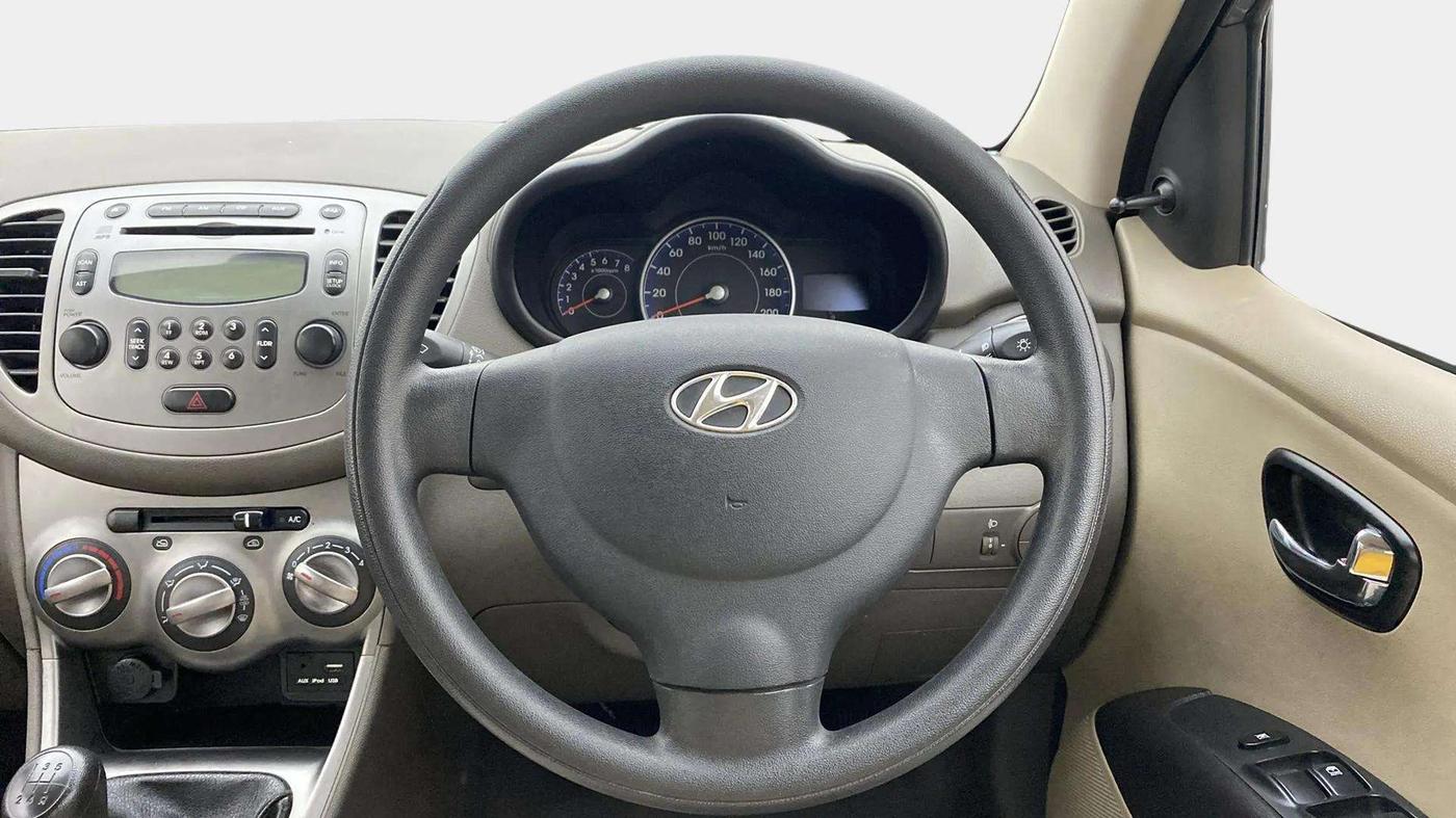 2015 Hyundai i10 SPORTZ 1.1, Petrol, Manual, 34,229 km, Steering Wheel Close Up