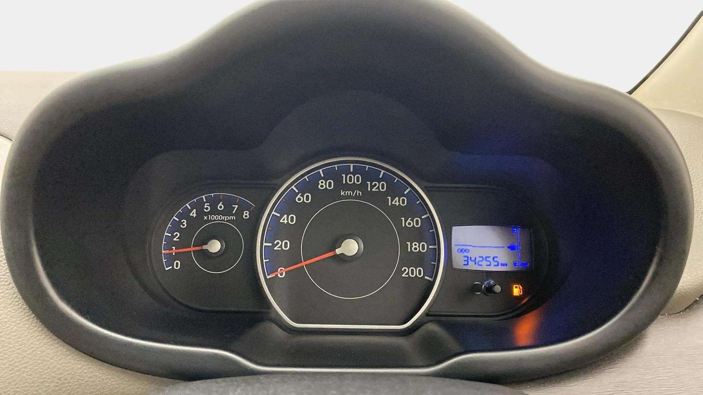 2015 Hyundai i10 SPORTZ 1.1, Petrol, Manual, 34,229 km, Odometer Image