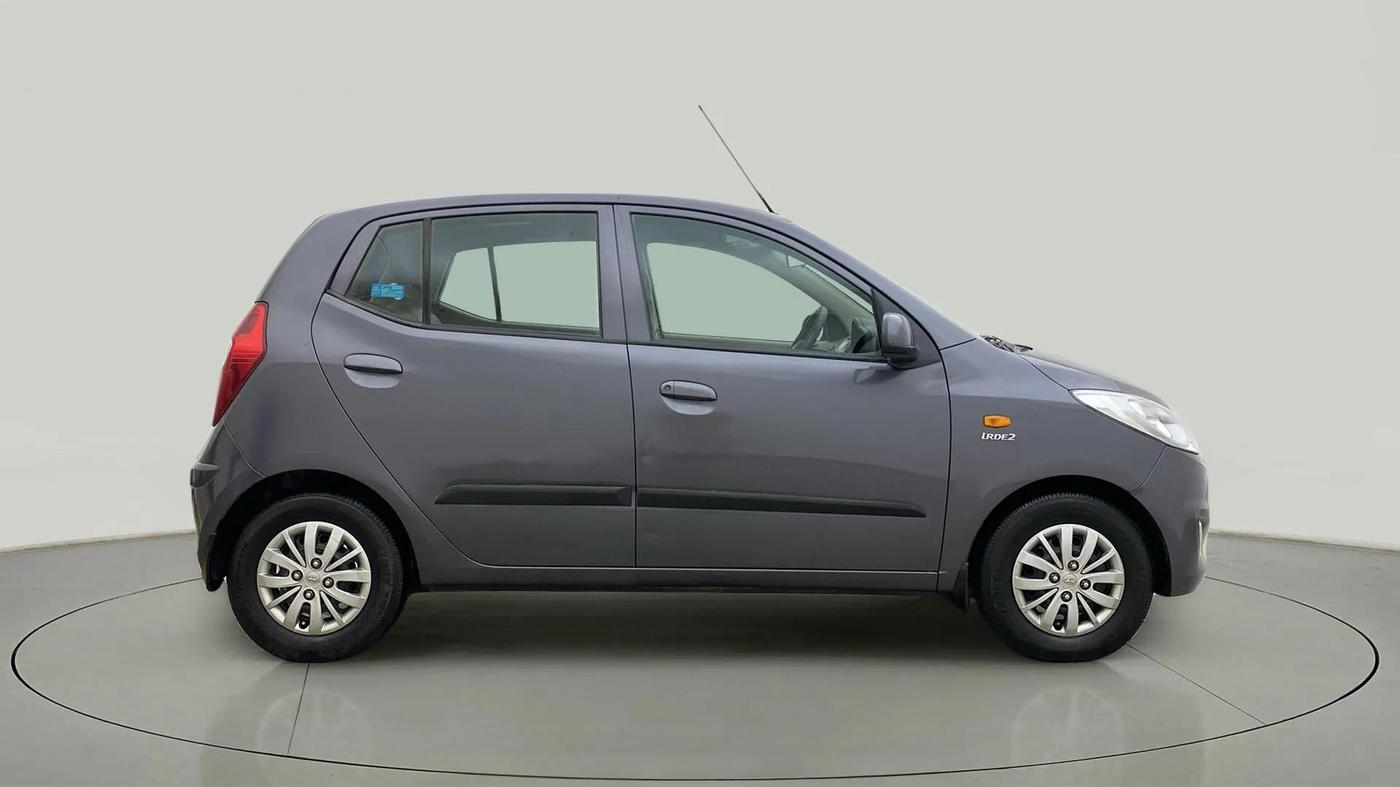 2015 Hyundai i10 SPORTZ 1.1, Petrol, Manual, 34,229 km, Right Side View