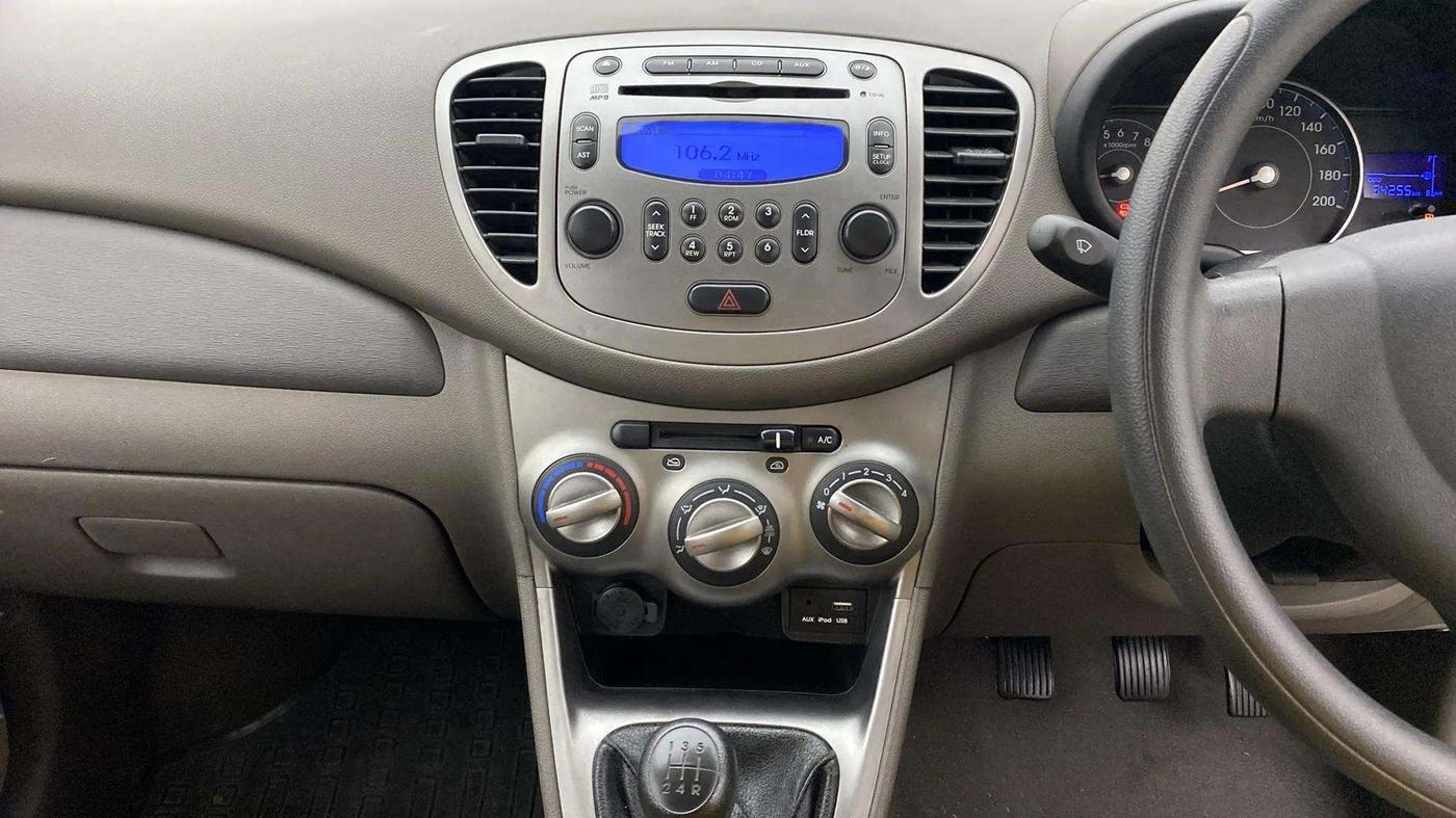 2015 Hyundai i10 SPORTZ 1.1, Petrol, Manual, 34,229 km, Air Conditioner