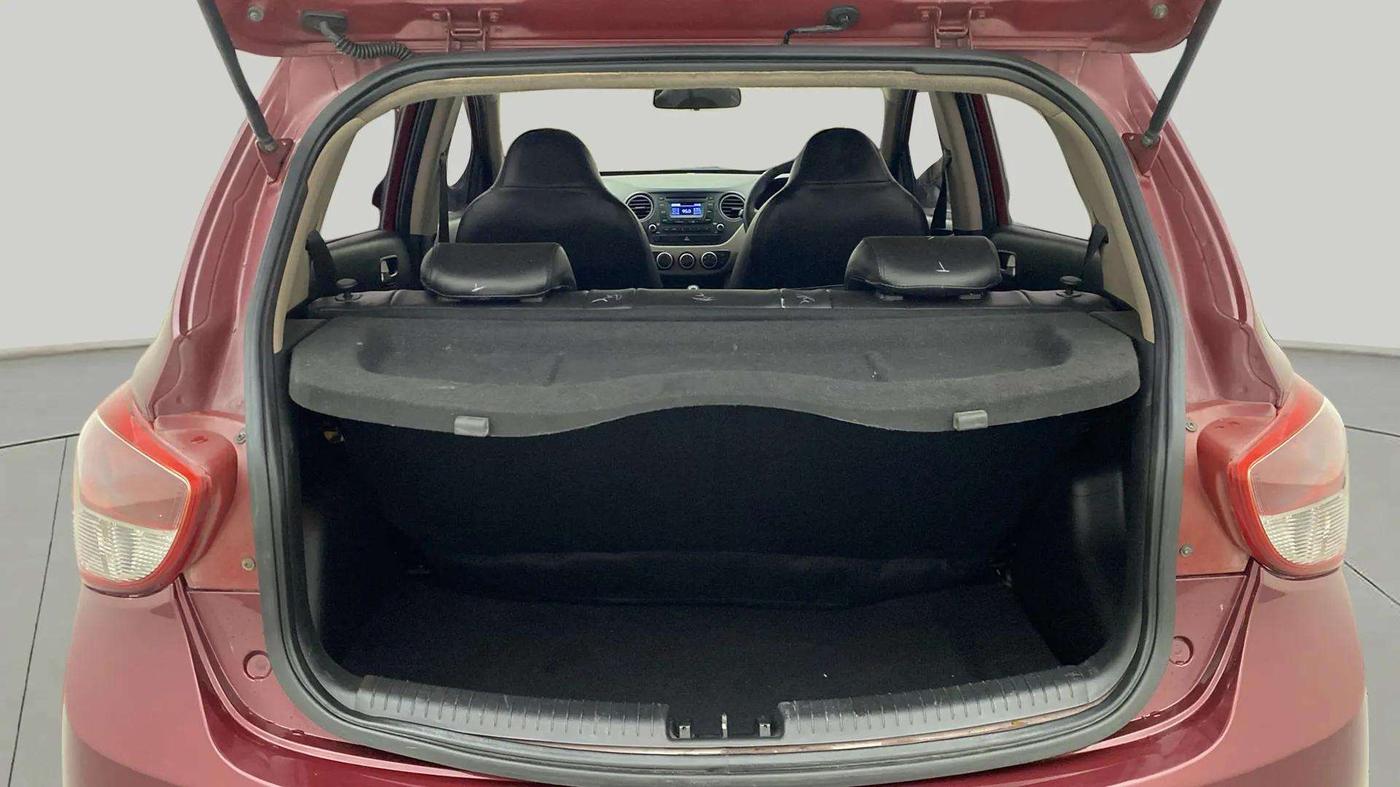 2015 Hyundai Grand i10 ASTA AT 1.2 KAPPA VTVT, Petrol, Automatic, 86,542 km, Boot Inside