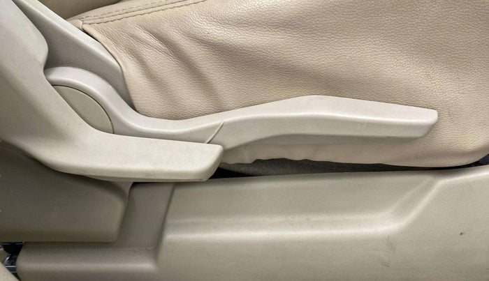 2019 Maruti Ertiga ZXI AT SHVS, Petrol, Automatic, 67,459 km, Driver Side Adjustment Panel