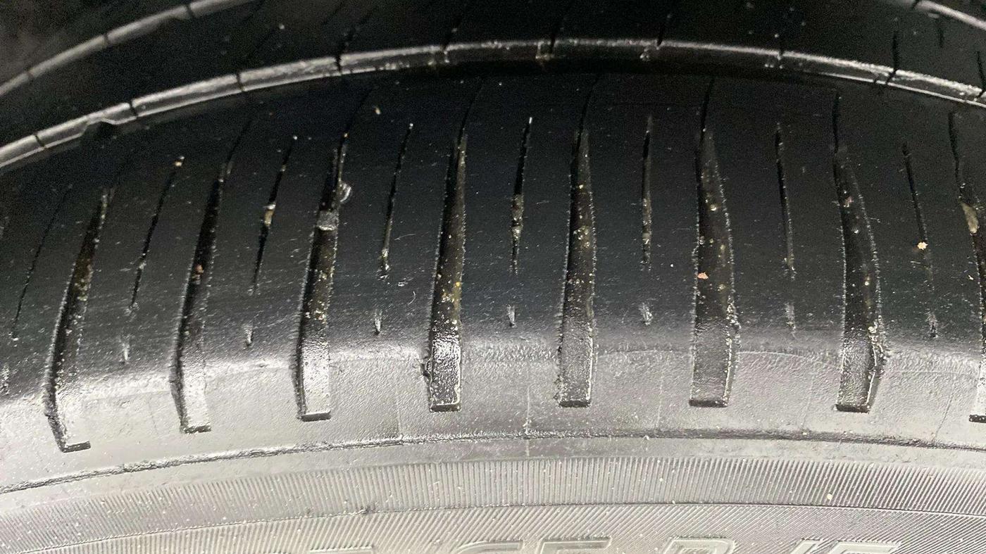 2019 Maruti Ertiga ZXI AT SHVS, Petrol, Automatic, 67,459 km, Left Rear Tyre Tread
