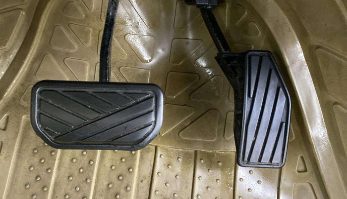 2019 Maruti Ertiga ZXI AT SHVS, Petrol, Automatic, 67,459 km, Pedals