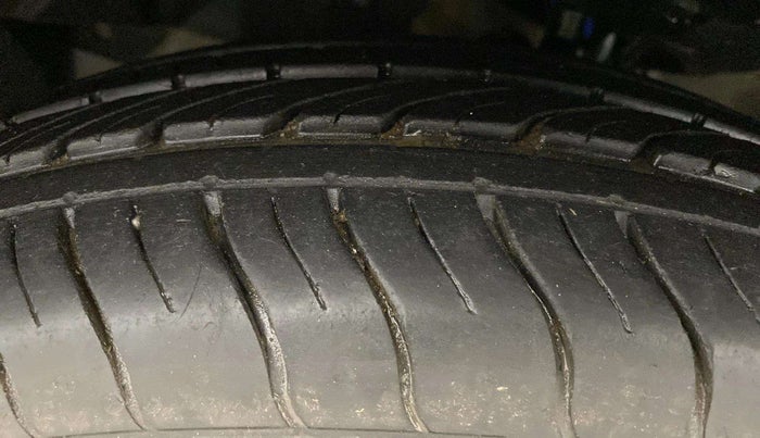 2017 Honda WR-V 1.2L I-VTEC VX MT, CNG, Manual, 51,577 km, Left Front Tyre Tread