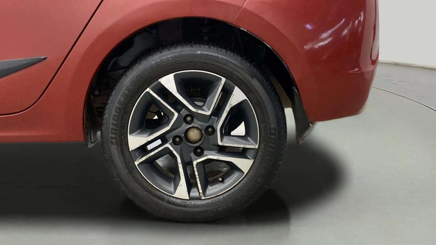 2017 Tata TIGOR XZ (O) PETROL, Petrol, Manual, 86,126 km, Left Rear Wheel