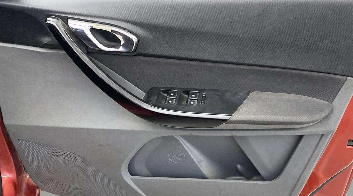 2017 Tata TIGOR XZ (O) PETROL, Petrol, Manual, 86,126 km, Driver Side Door Panels Control